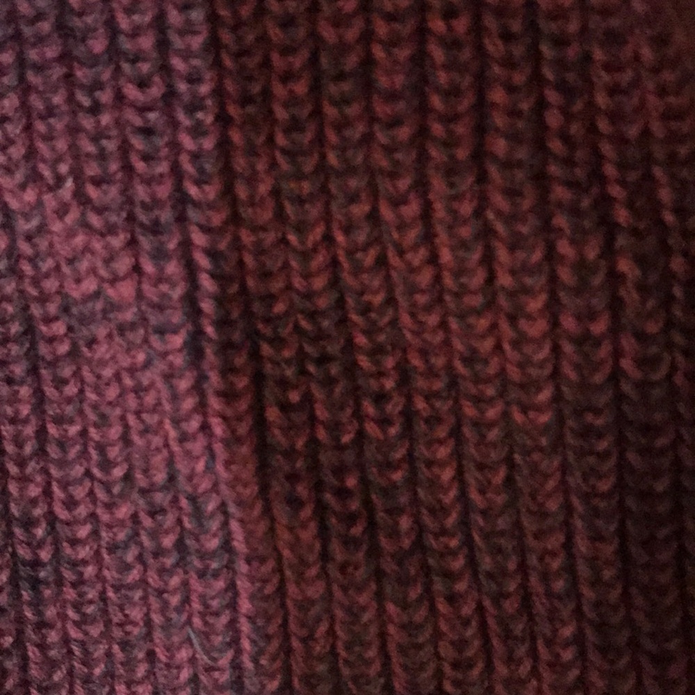 sweater - Picture 4 of 4